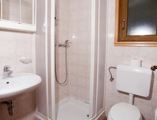 Bungalovi Camping Sobec Lesce (Upper Carniola)